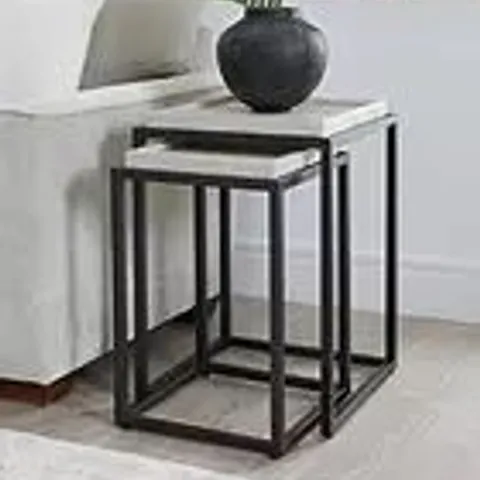 THE VERY COLLECTION HARLEM SQUARE NEST OF 2 TABLES - GREY OAK