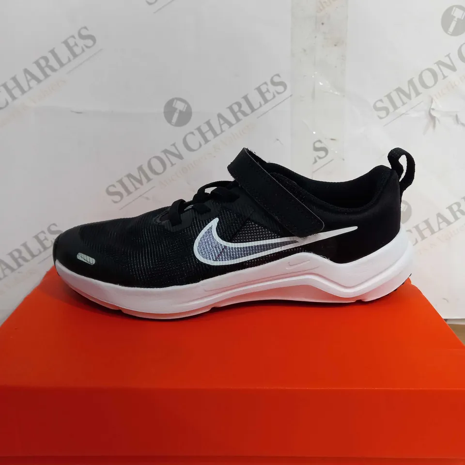 BOXED NIKE KIDS DOWNSHIFTER 12 RUNNING SHOES, BLACK - SIZE 1.5