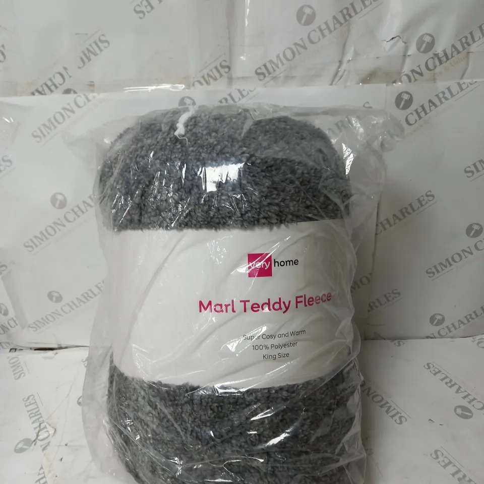 marl teddy fleece duvet set - king size  RRP £35