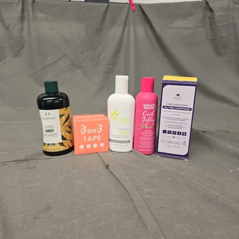 APPROXIMATELY 20 ASSORTED HEALTH & BEAUTY PRODUCTS TO INCLUDE THE BODY SHOP SHAMPOO, BOOB TAPE AND NATURAL TONE GEL