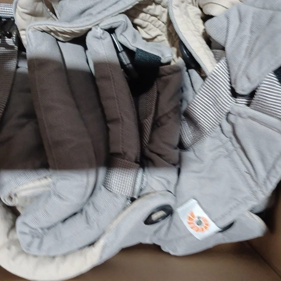 BOXED ERGOBABY BABY CARRIER + INFANT INSERT