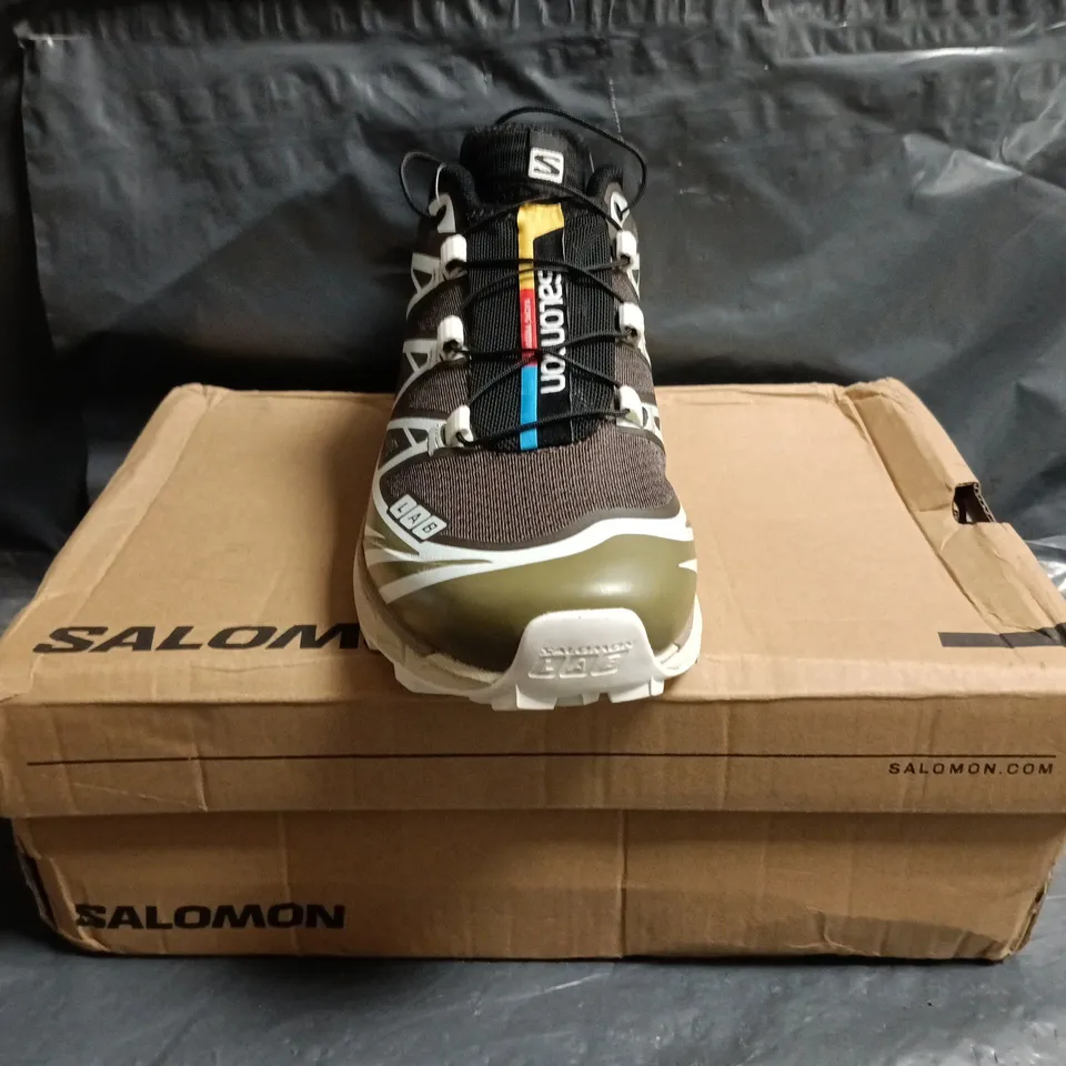 BOXED PAIR OF SALOMON XT-6 RECUT TRAINERS IN WREN/KANGAROO/VANILLA ICE SIZE UK 6