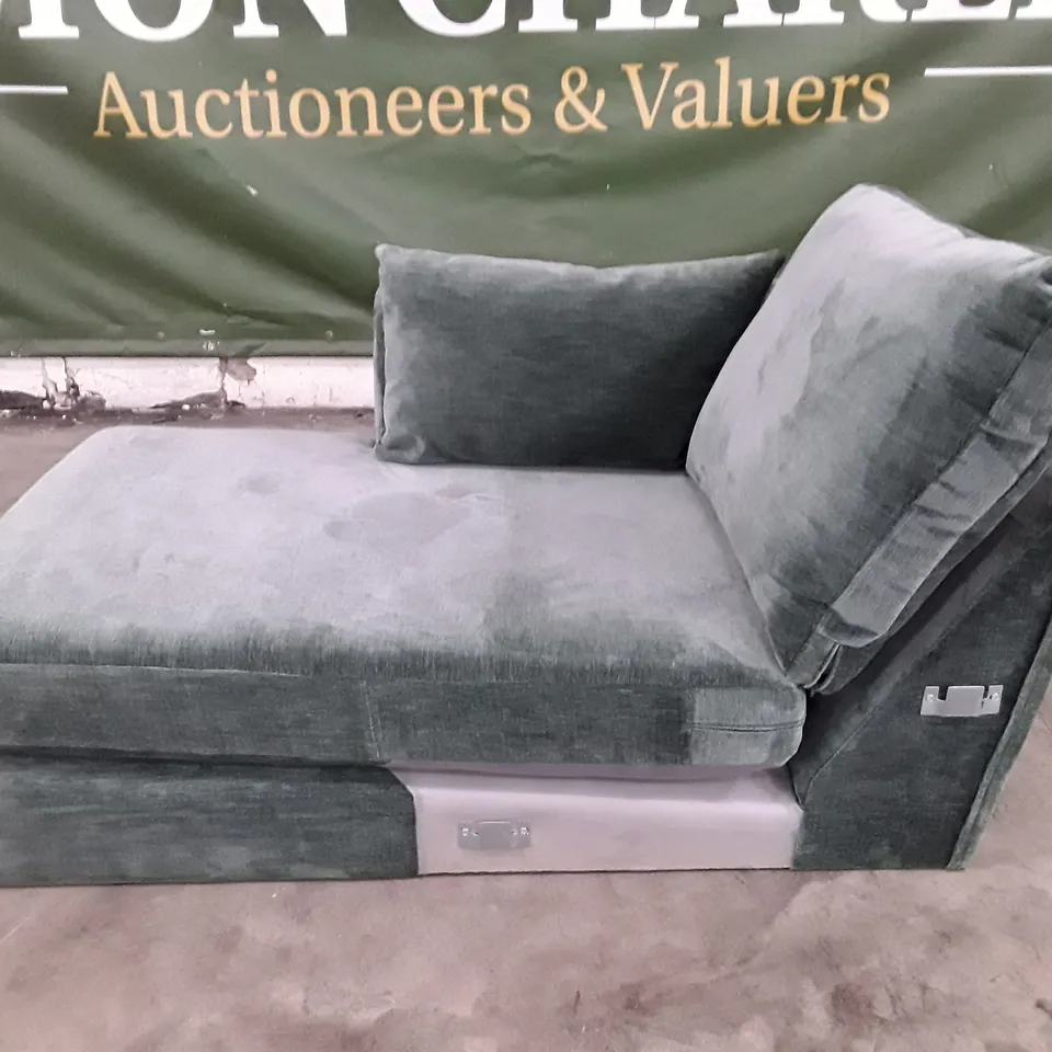 QUALITY DESIGNER SOFA RHF CHAISE SECTION - SEAFOAM FABRIC