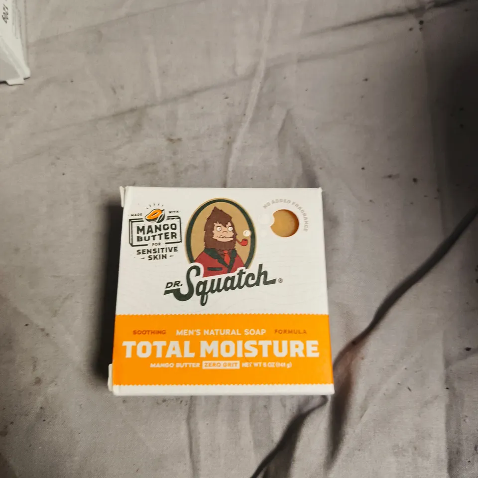 APPROXIMATELY 18 ASSORTED HEALTH & BEAUTY PRODUCTS INCLUDING ISOSKIN CLEANSING , SOLUTION WHITE TOOTH REPAIR AND SQUATCH MENS NATURAL SOAP 