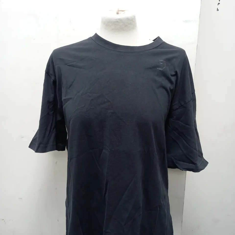 MEDIUM GYMSHARK T-SHIRT 