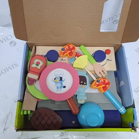 BLUEY WOODEN BBQ AND SALAD SET