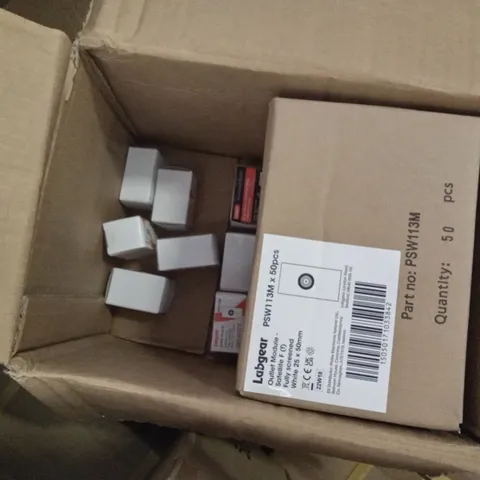 PALLET OF ASSORTED ELECTRONICS INCLUDING LAB GEAR OUTLET MODULE - SATELLITE F, SLX 32 ELEMENT DIGITAL TV AERIAL KIT, SLX 4 WAY MEGABOOST AERIAL KIT