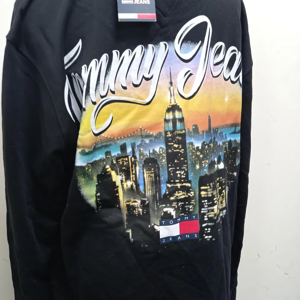 TOMMY JEANS BLACK CITY SKY JUMPER - SIZE XL