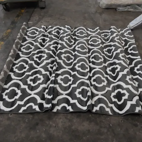 MODERN TRENDZ RUG - GREY // SIZE: 160 X 220cm