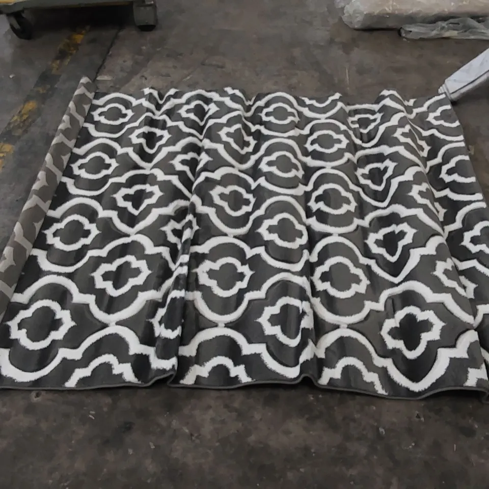 MODERN TRENDZ RUG - GREY // SIZE: 160 X 220cm