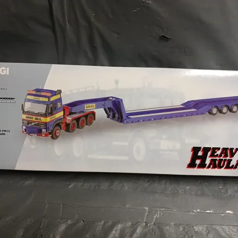BOXED CORGI HEAVY HAULAGE VOLVO GLOBETROTTER FH12 KING TRAILER