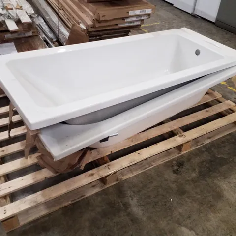 PALLET CONTAINING 2 ASSORTED BATHTUBS 