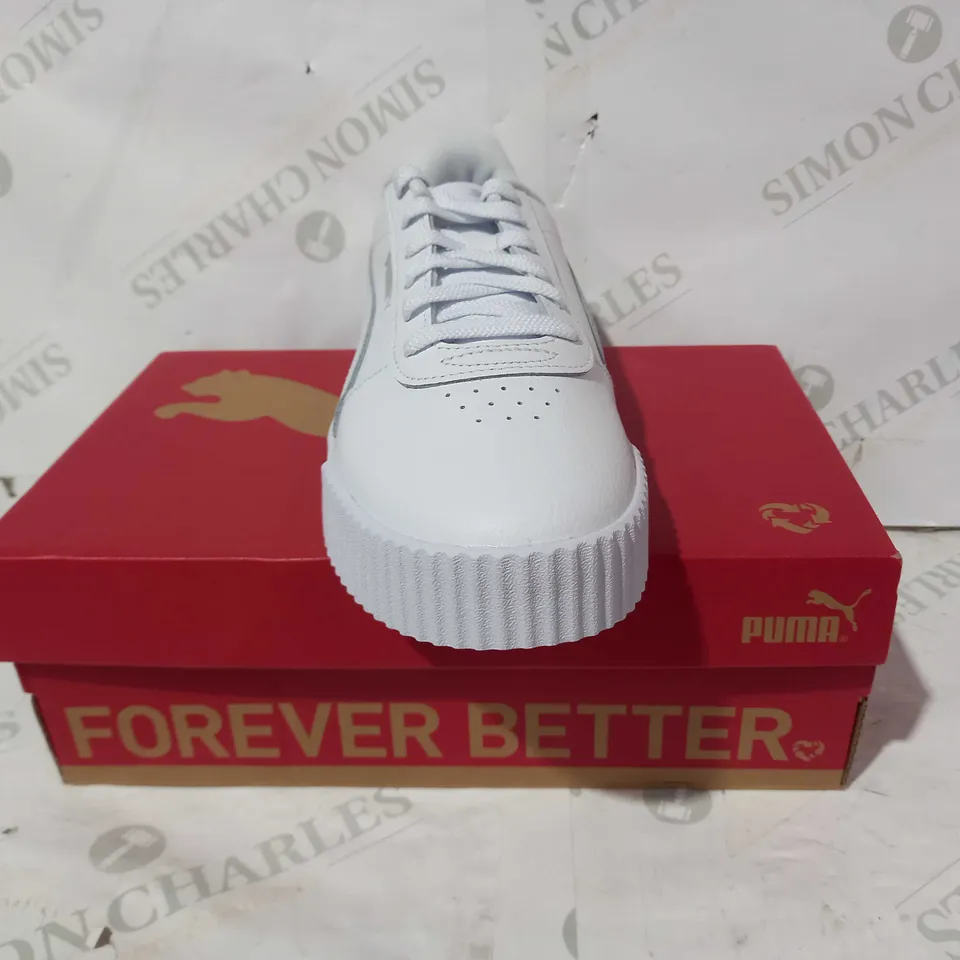 BOXED PAIR OF PUMA TRAINERS IN WHITE UK SIZE 6.5