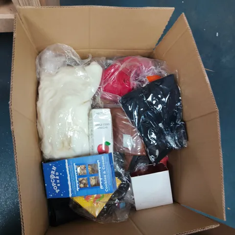 BOX OF APPROXIMATELY 15 ASSORTED ITEMS TO INCLUDE: SIMPLY CHARLOTTE SINGLE DUVET COVER 