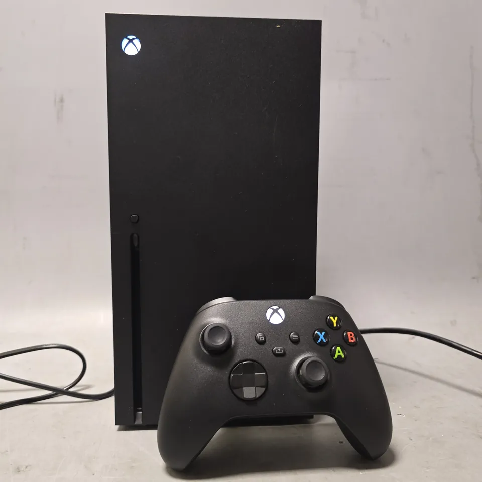 BOXED XBOX SERIES X GAMING CONSOLE WITH CONTROLLER 
