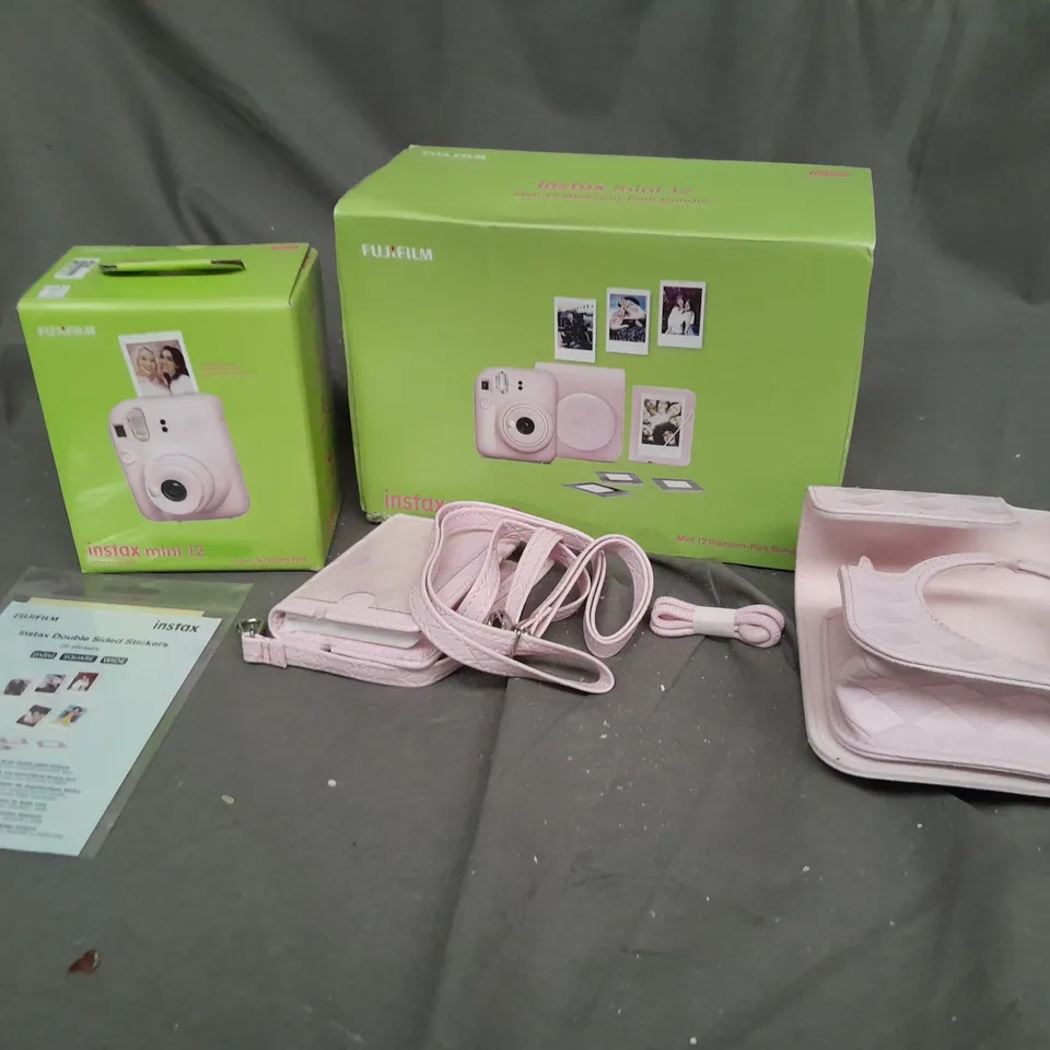 FUJIFILM INSTAX INSTAX MINI 12 INSTANT CAMERA