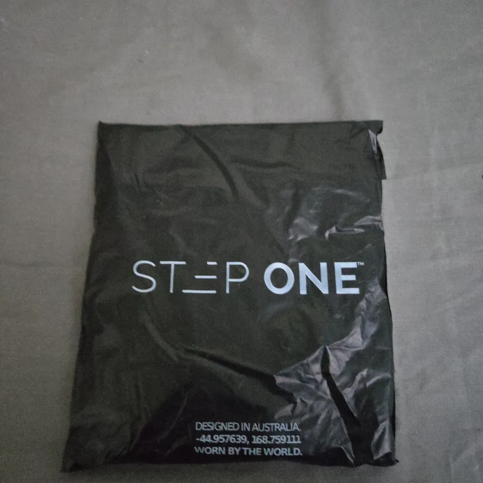 STEPONE TRUNKS SIZE M 