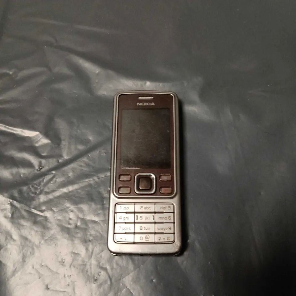 NOKIA MOBILE PHONE WITH 2 MP REAR CAMERA 