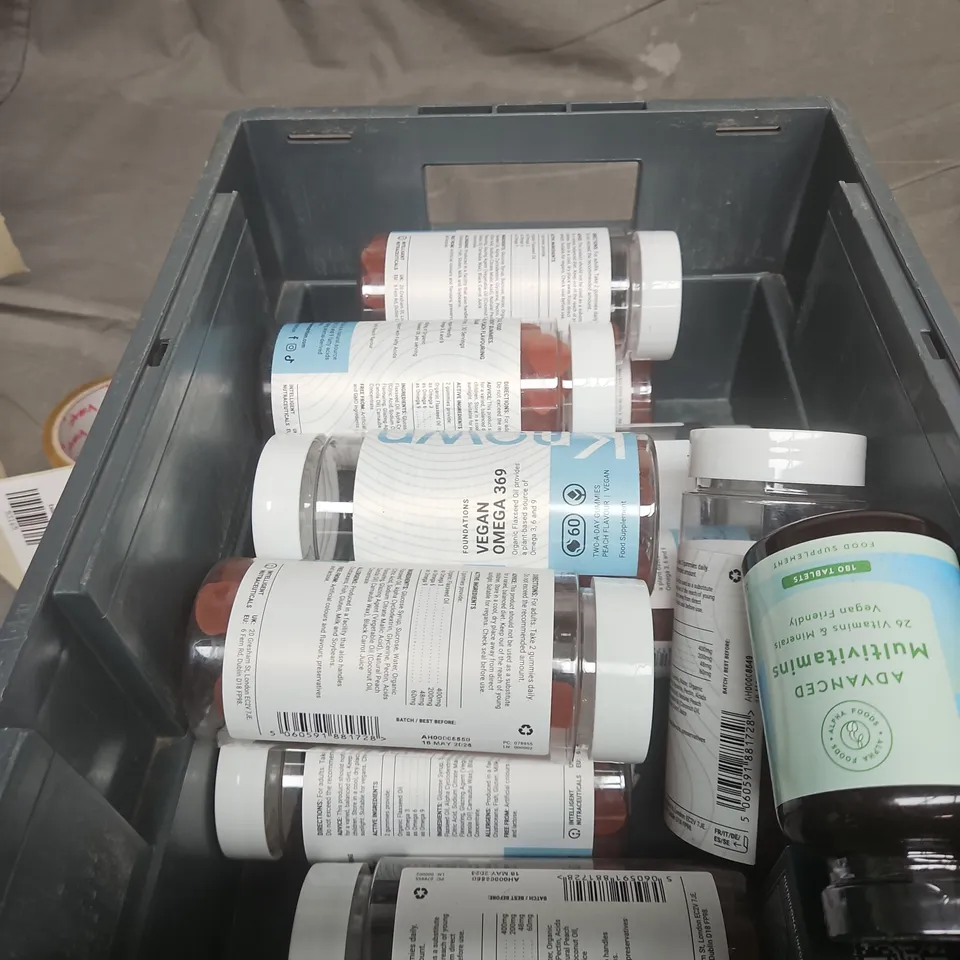 TOTE OF APPROXIMATELY 20 ASSORTED HEALTHCARE PRODUCTS TO INCLUDE HERBAL PSORIASIS OINTMENT - NAIL TREATMENT LIQUID AND KNOWN VEGAN OMEGA 369 GUMMIES