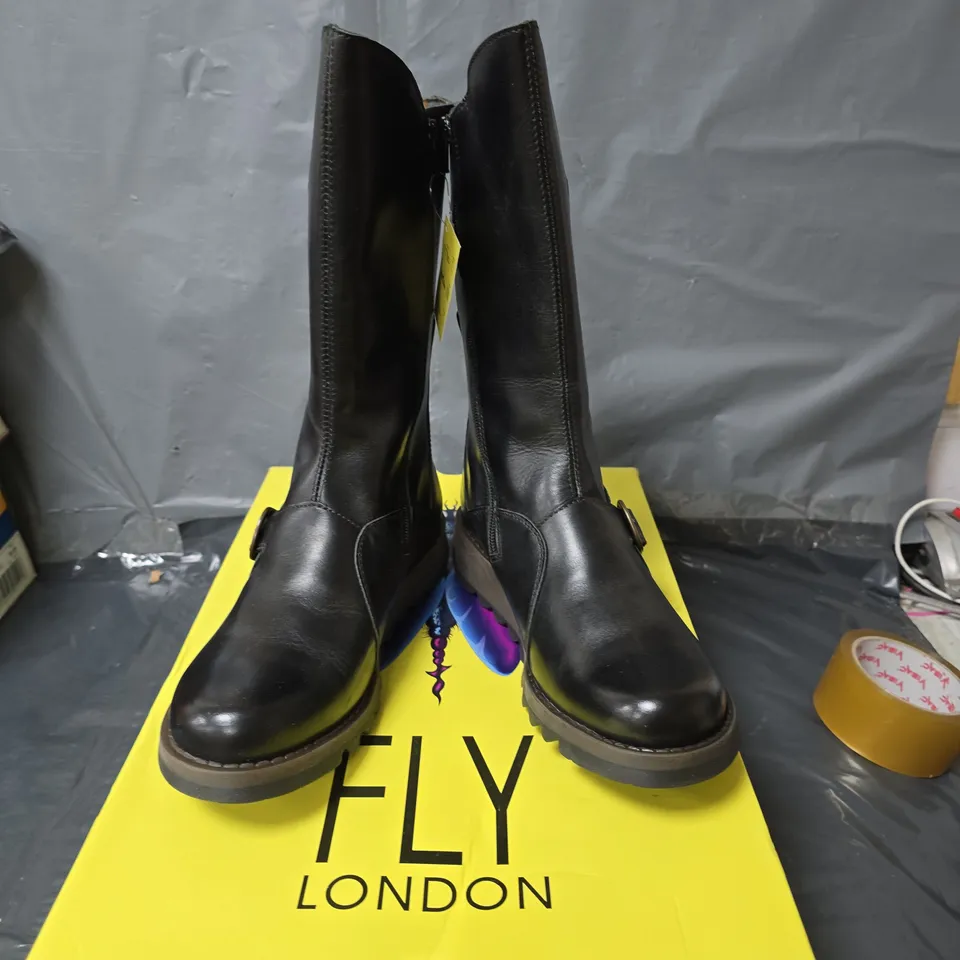 FLY LONDON WOMENS MES 2 BUCKLE BOOTS - BLACK - SIZE 7