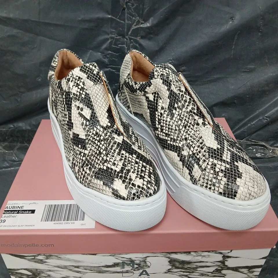 BOXED PAIR OF MODA IN PELLE SLIP ON CHUNKY TRAINERS - SIZE 39