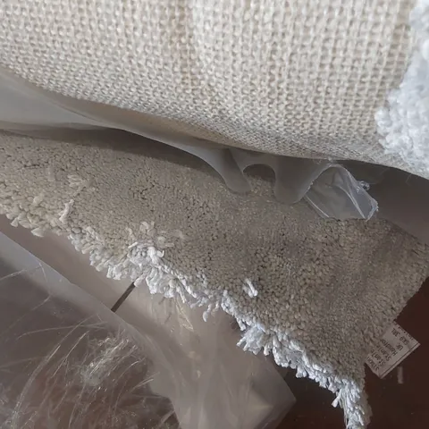 ROLL OF QUALITY ULTIMATE IMPRESSIONS REVELRY CARPET - APPROXIMATELY 2.72 x 5m