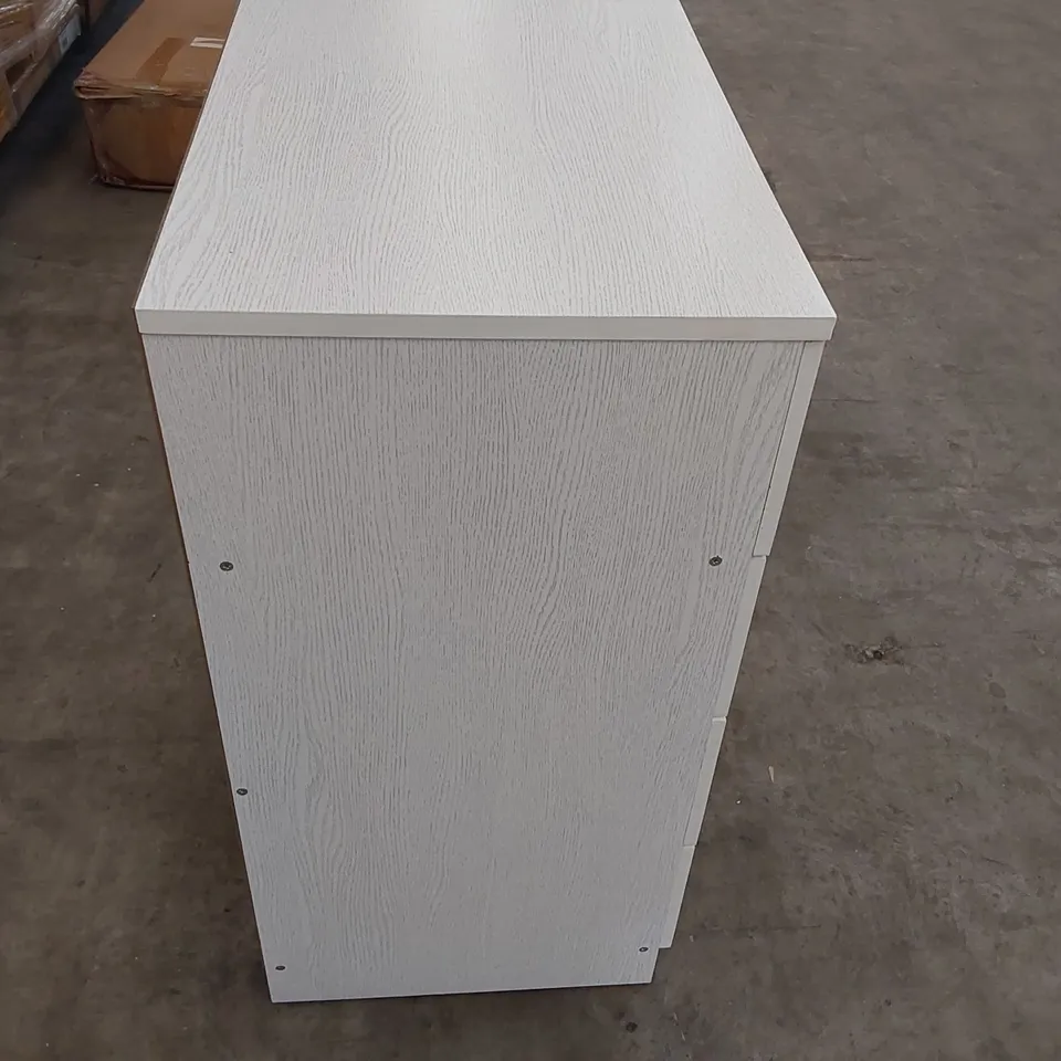 BRAND NEW 5-DRAWER CHEST OF DRAWERS - WHITE (1 ITEM)