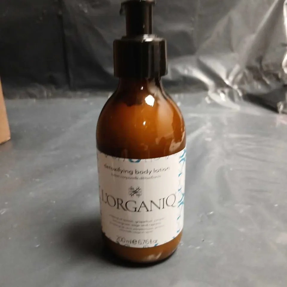 APPROXIMATELY 35 L'ORGANIQ NOURISHING BODY LOTION – AMBER BOTTLE WITH PUMP 200ML