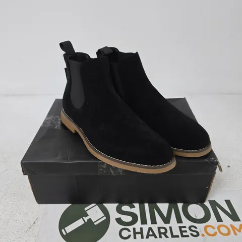CHARLES SOUTHWELL KANSAS BLACK SUEDE CHELSEA BOOTS, UK 7