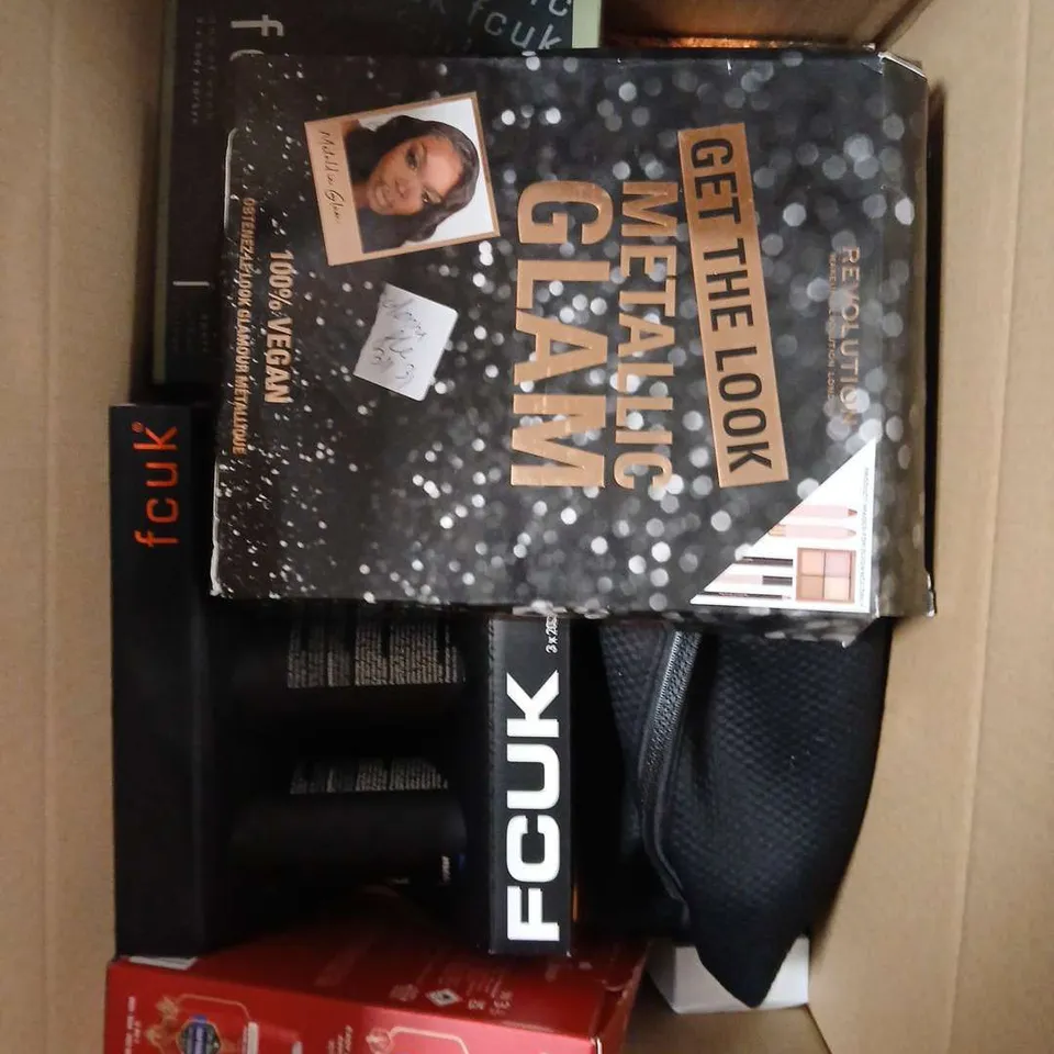 APPROXIMATELY 10 ASSORTED BEAUTY GIFT SETS TO INCLUDE OLD SPICE, FCUK, OSPREY ETC 