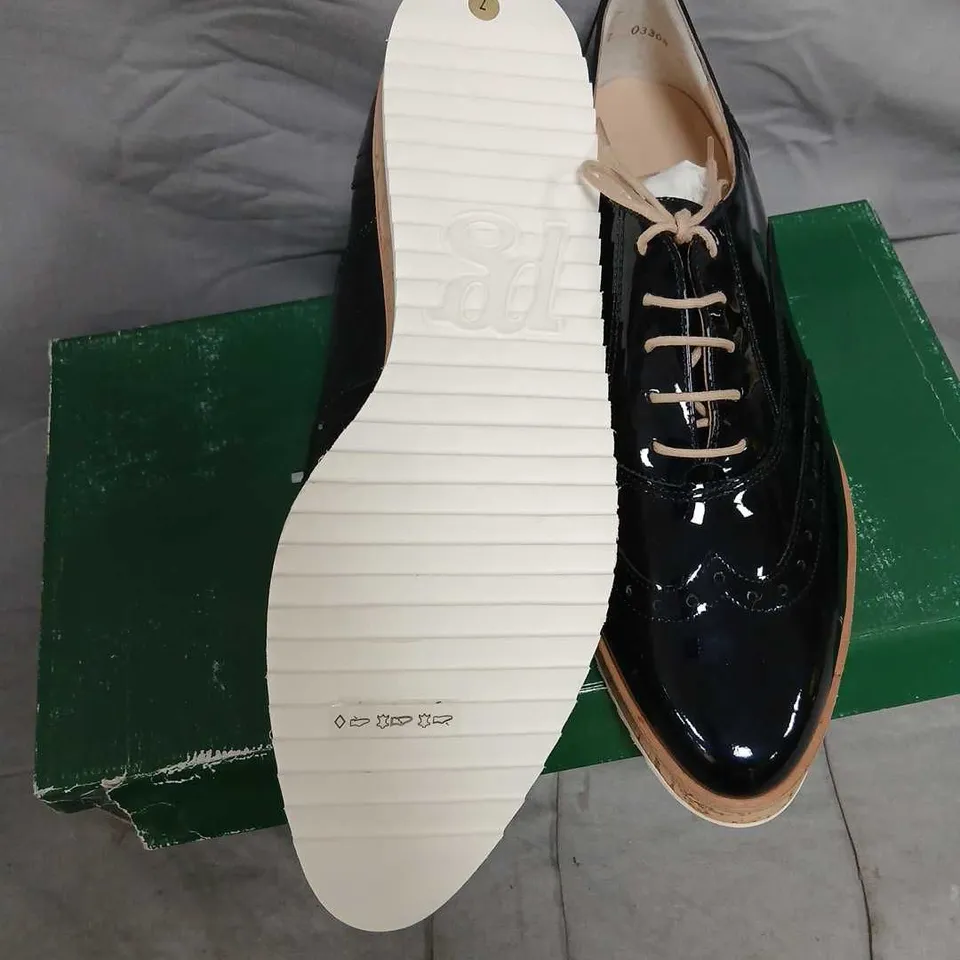 PAUL GREEN BLACK PATENT LEATHER BROGUE DRESS SHOES – UK 7