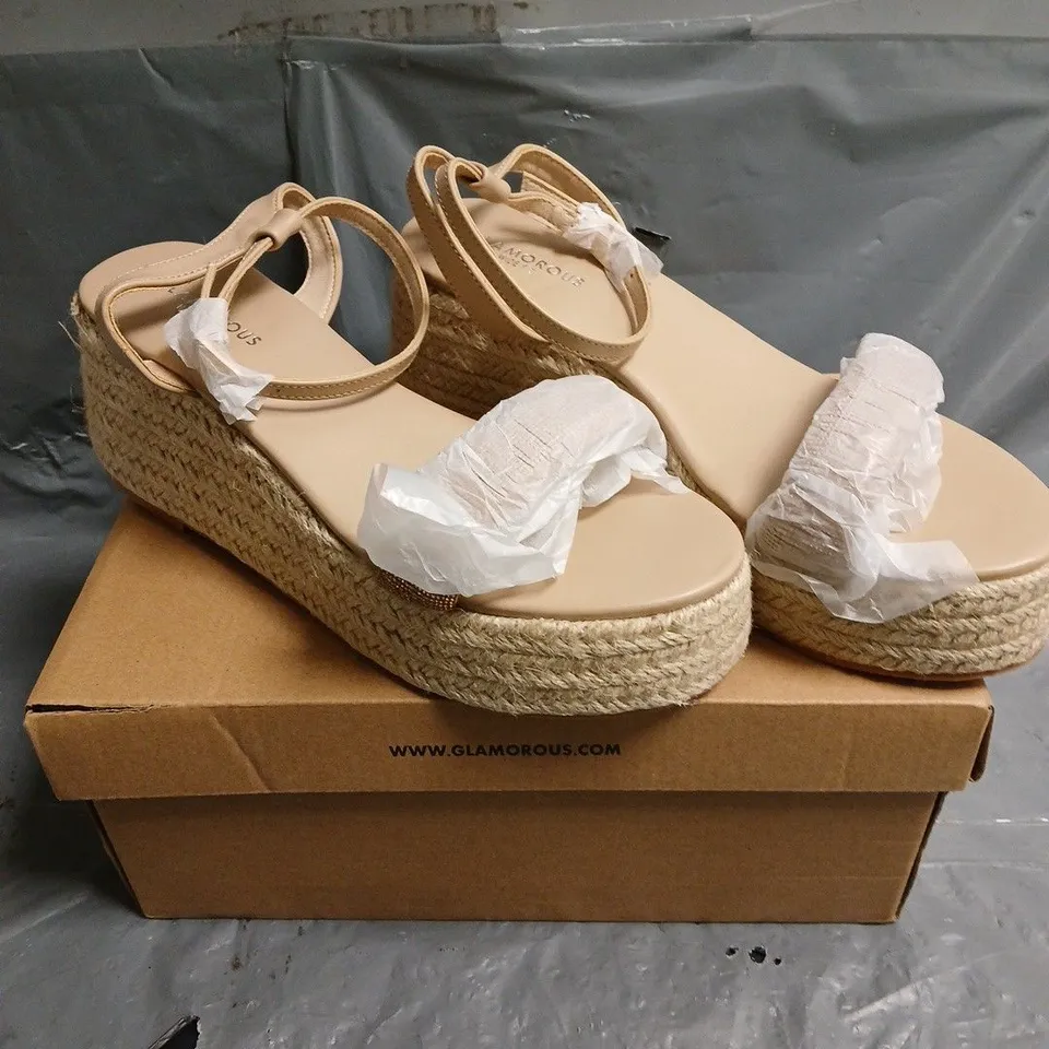BOXED PAIR OF GLAMOROUS LADIES WEDGES - 6