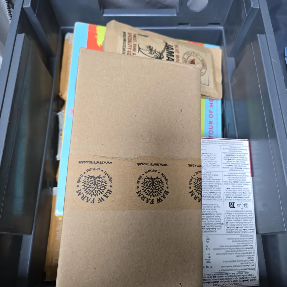 APPROXIMATELY 15 ASSORTED FOOD ITEMS TO INCLUDE - EXTRA VIRGIN OLIVE OIL, STEVIA SWEETENER AND DAIRY MILK WINTER WONDERLAND CHOCOLATE BAR