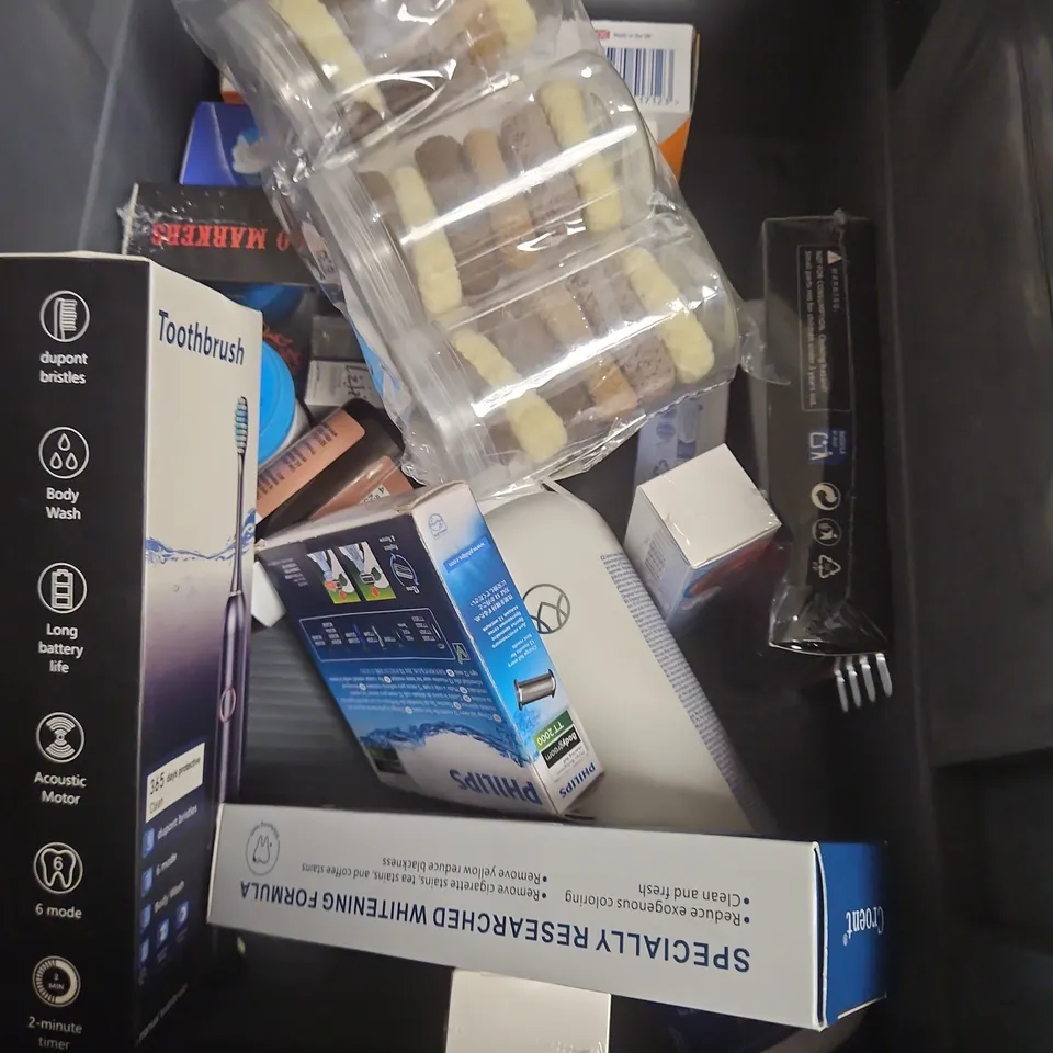 APPROXIMATEY 20 ASSORTED HEALTH AND BEAUTY PRODUCTS TO INCLUDE - O'KEEFE'S HEALTHY FEET CREAM - PANTENE ARGAN INFUSED OIL - CHILD'S FARM HAIR DETANGLER - ETC