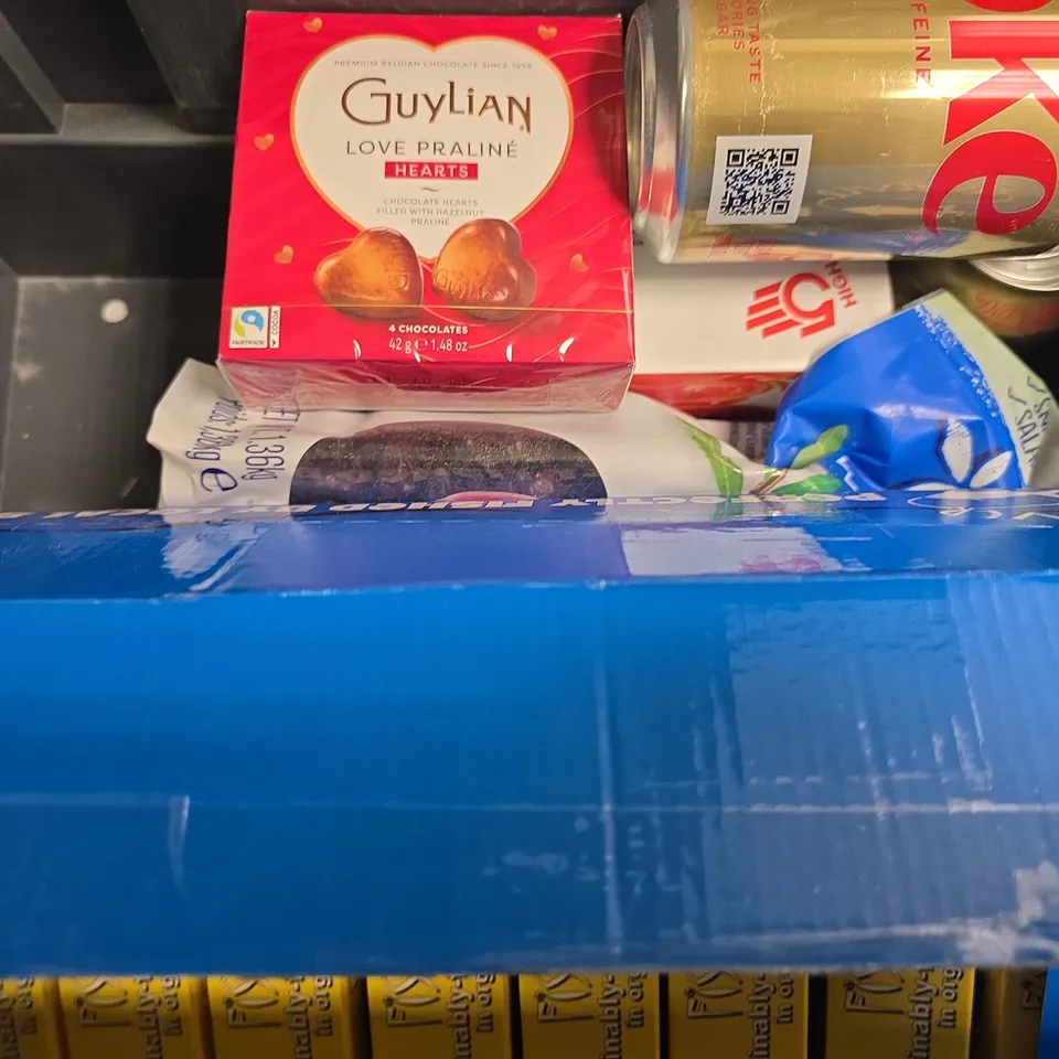 APPROXIMATELY 10 ASSORTED FOOD & DRINK ITEMS TO INCLUDE - DIET COKE NO CAFFEINE , SMOKED KIPAS , TONY'S CHOCOLONELY ETC