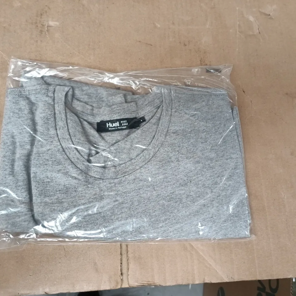 HUEL GREY T-SHIRT – UK L (MADE IN PORTUGAL)