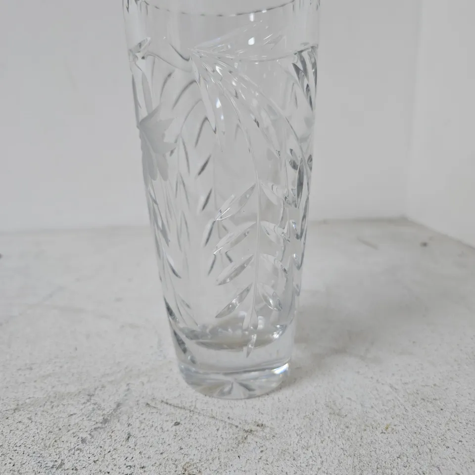 DECORATIVE GLASS VASE