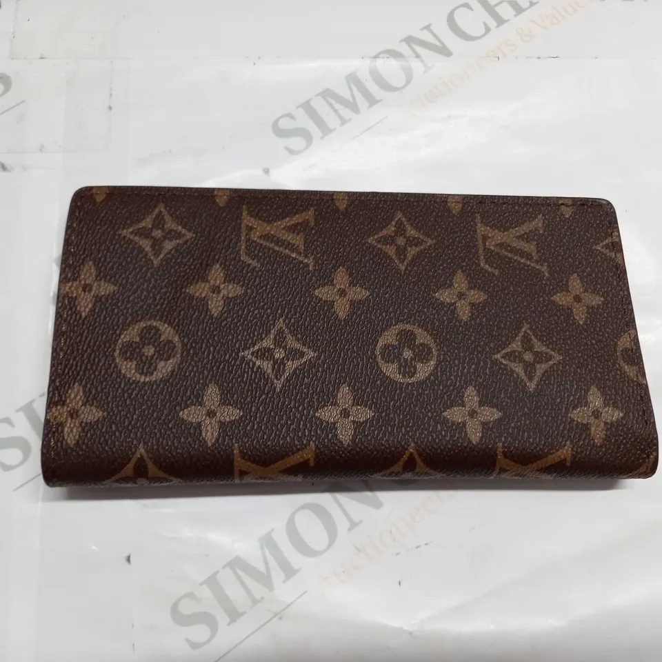 BOXED LOUIS VUITTON PURSE