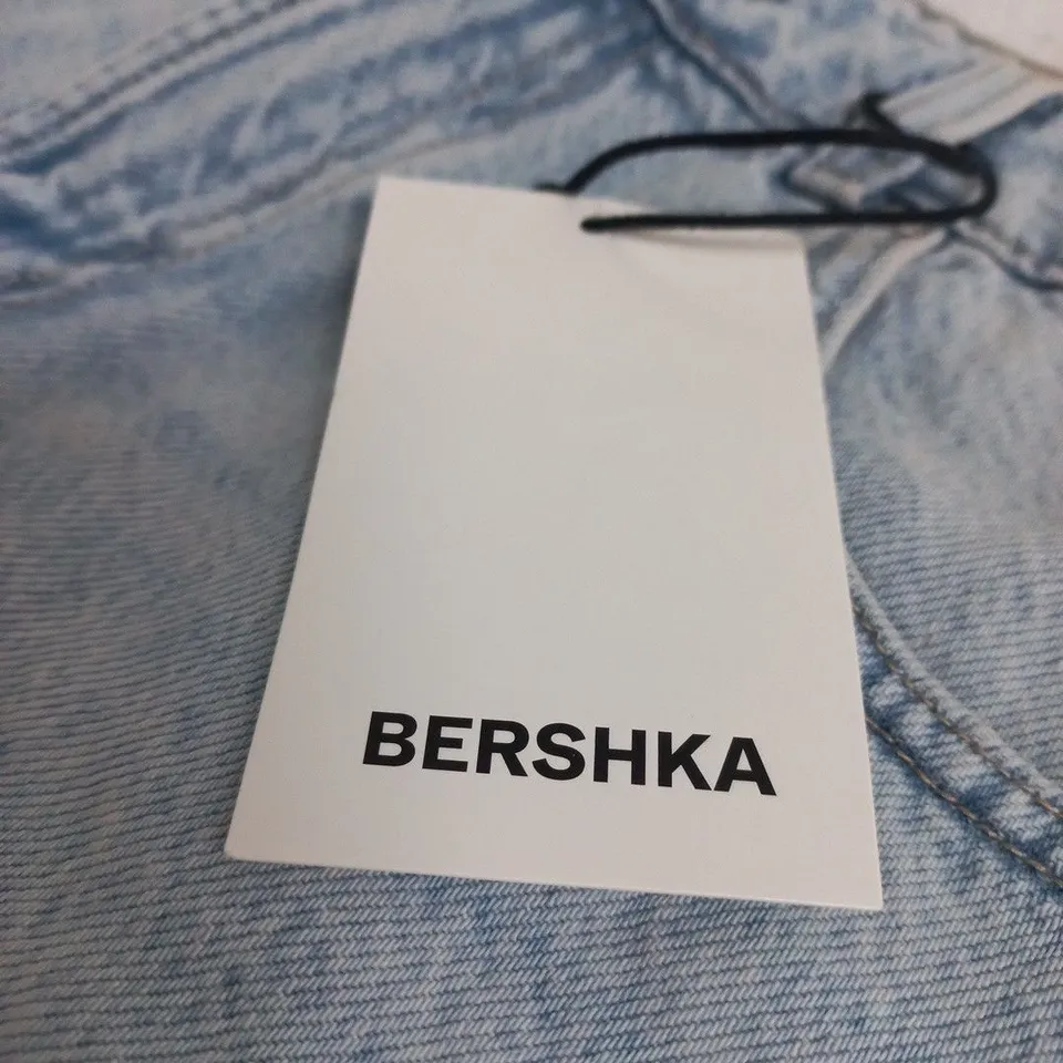 BERSHKA WOMEN'S LIGHT-WASH DENIM SHORTS – UK 10 (EU 38)