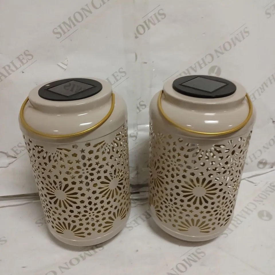 GARDEN REFLECTIONS SET OF 2 PATTERNED SOLAR LANTERNS, FLOWER