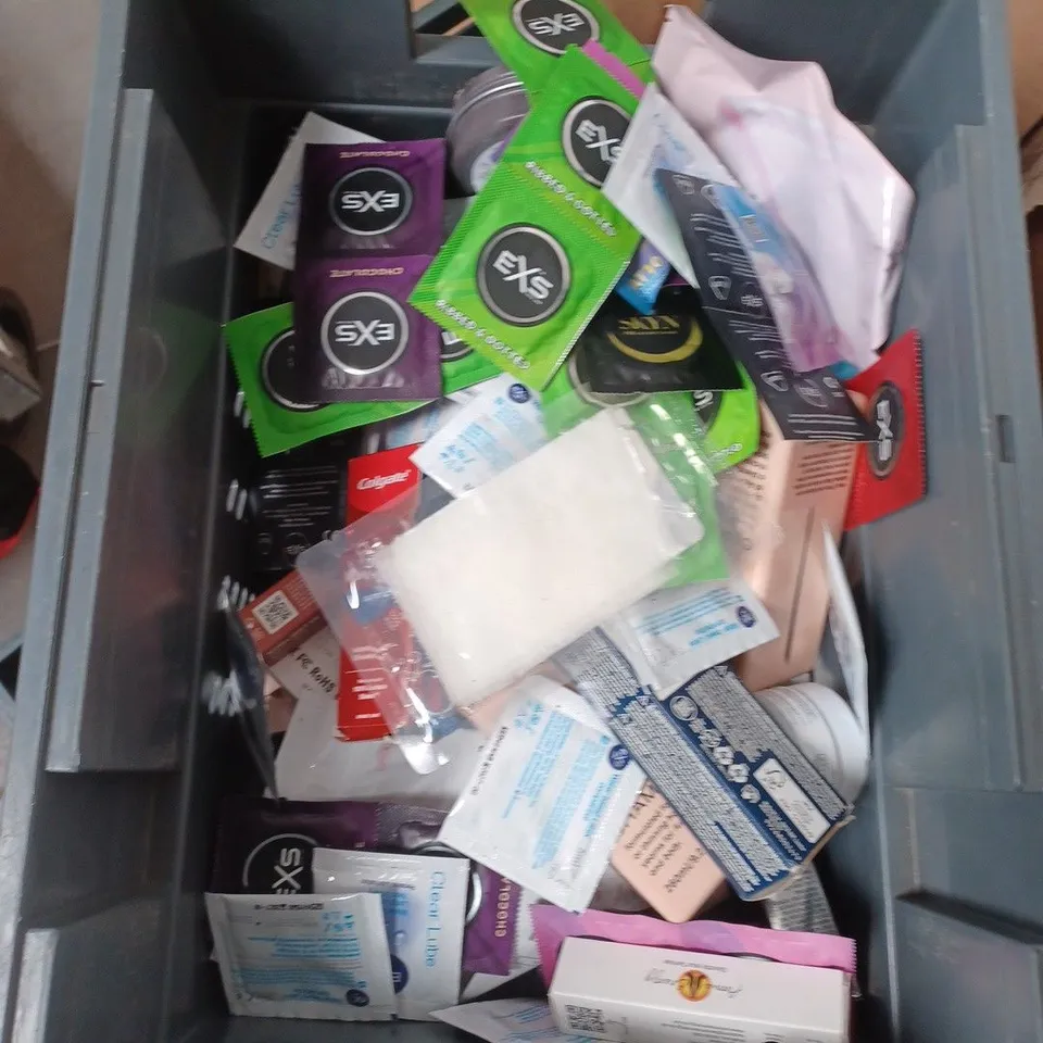 APPROXIMATEY 20 HEALTH AND BEAUTY PRODUCTS TO INCLUDE MIXED CHICKS KIDS SHAMPOO, PAUL MITCHELL SCULPTING SPRAY AND BYE BYE UNDER EYE CREAM