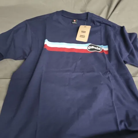 LEVI'S OASIS T-SHIRT, NAVY WITH RED/WHITE/BLUE CHEST STRIPE – MEN'S M