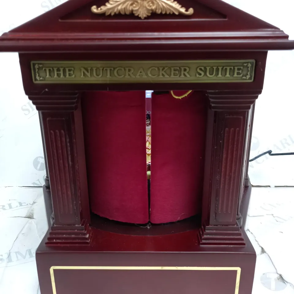 BOXED MR CHRISTMAS MUSICAL NUTCRACKER SUITE SCENE CHANGER