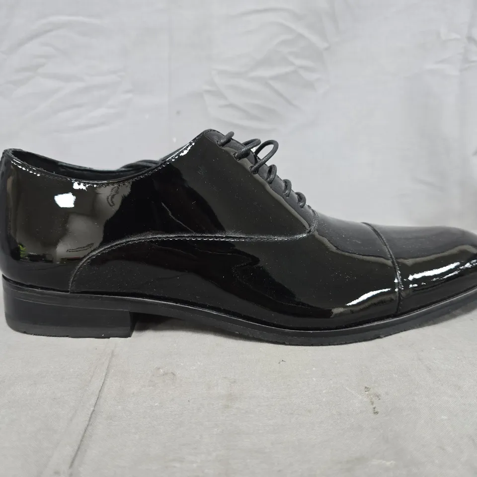 AUTOGRAPH BLACK PATENT LEATHER OXFORD SHOES – UK SIZE 8