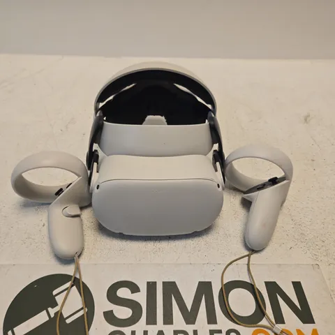 VIRTUAL REALITY HEADSET WITH CONTROLLERS – WHITE