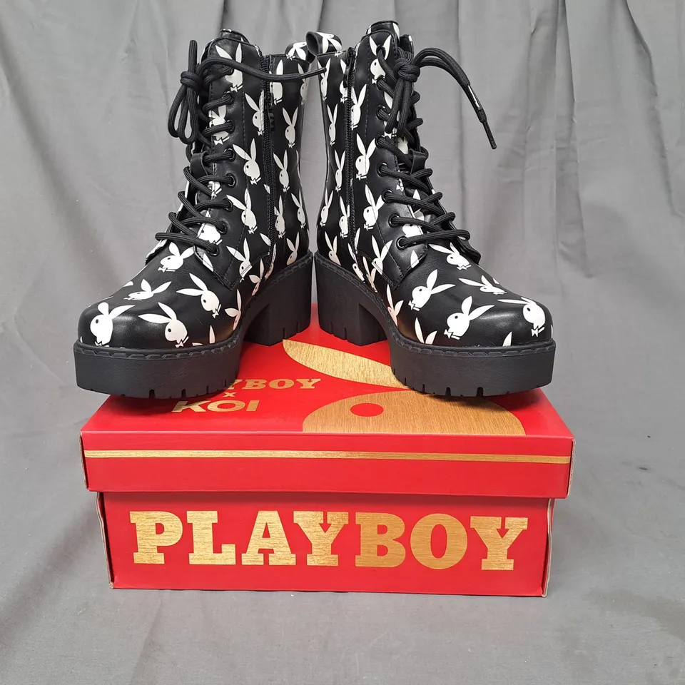 BOXED PAIR OF KOI PLAYBOY REPRISE WHITE SWITCH BOOTS UK SIZE 6