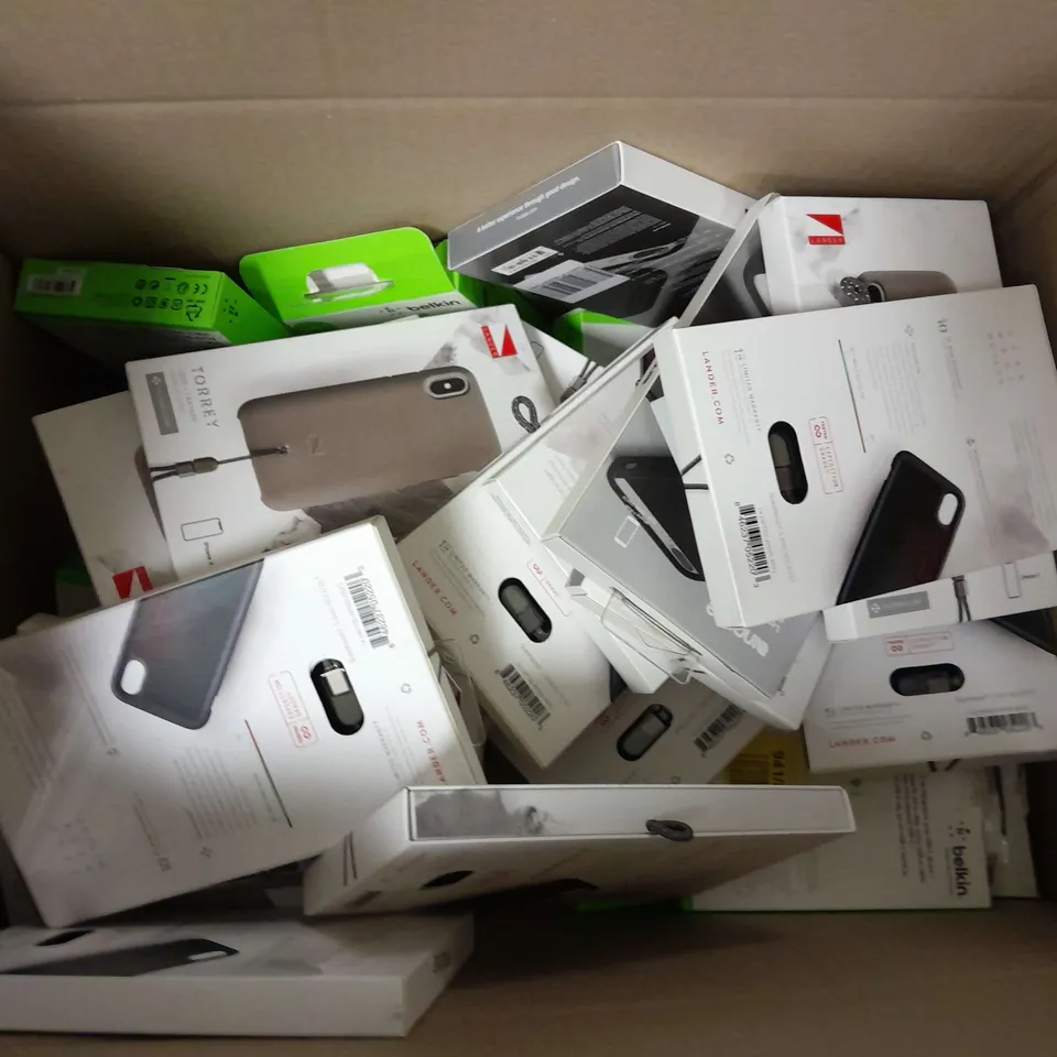 APPROXIMATELY 20 ASSORTED PHONES CASES AND ELECTRICALS TO INCLUDE INCASE LEVEL CASE, TORREY THERMOLINE CASE + LANYARD, BELKIN USB-C TO MICRO USB ADAPTER, ETC