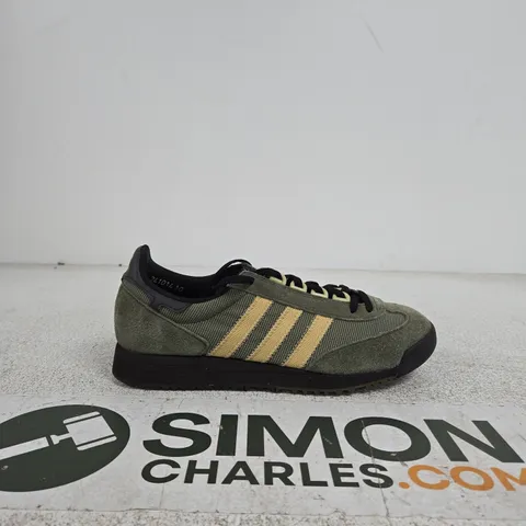 ADIDAS TRAINERS – UK 6 OLIVE GREEN SUEDE & FABRIC WITH BEIGE STRIPES (MEN'S)