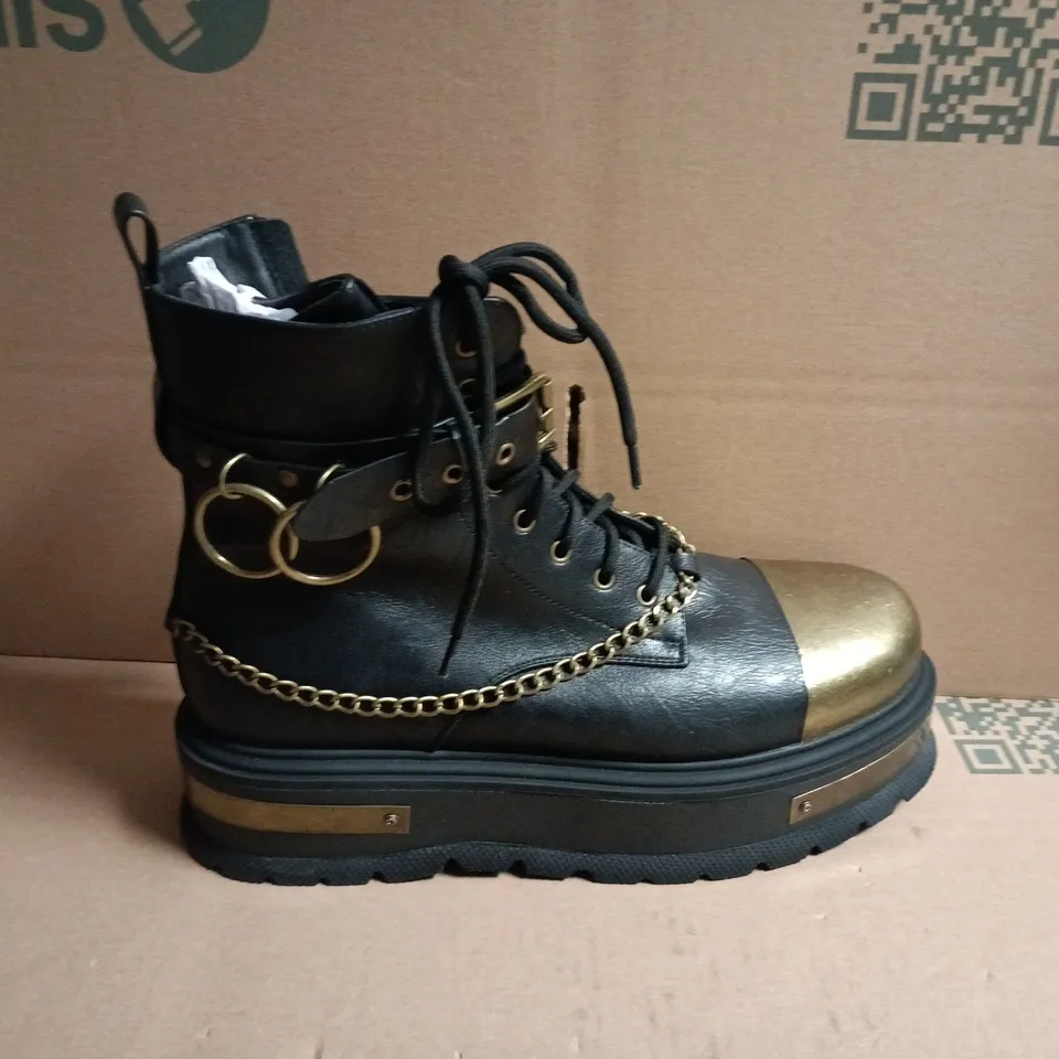 BOXED KOI VINTAGE BORIN MENS PLATFORM BOOTS IN FADED ASH, UK 11