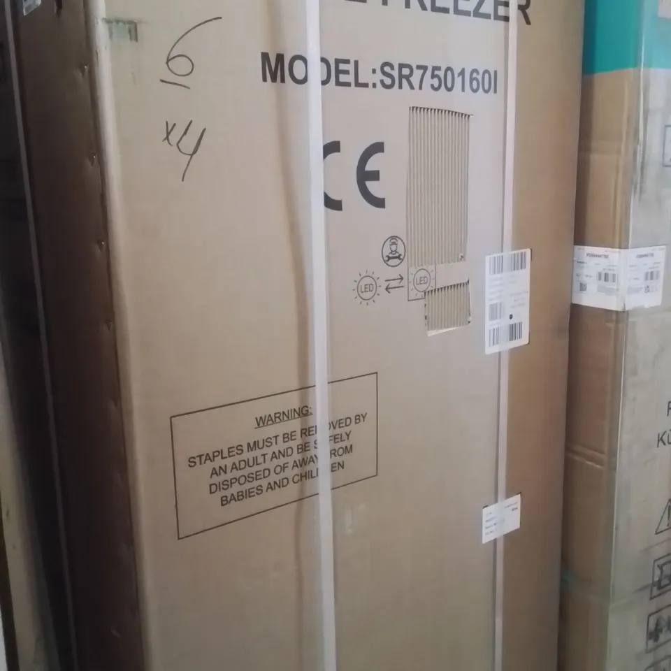 BOXED SWAN TOTAL NO FROST AMERICAN STYLE FRIDGE FREEZER -SILVER-